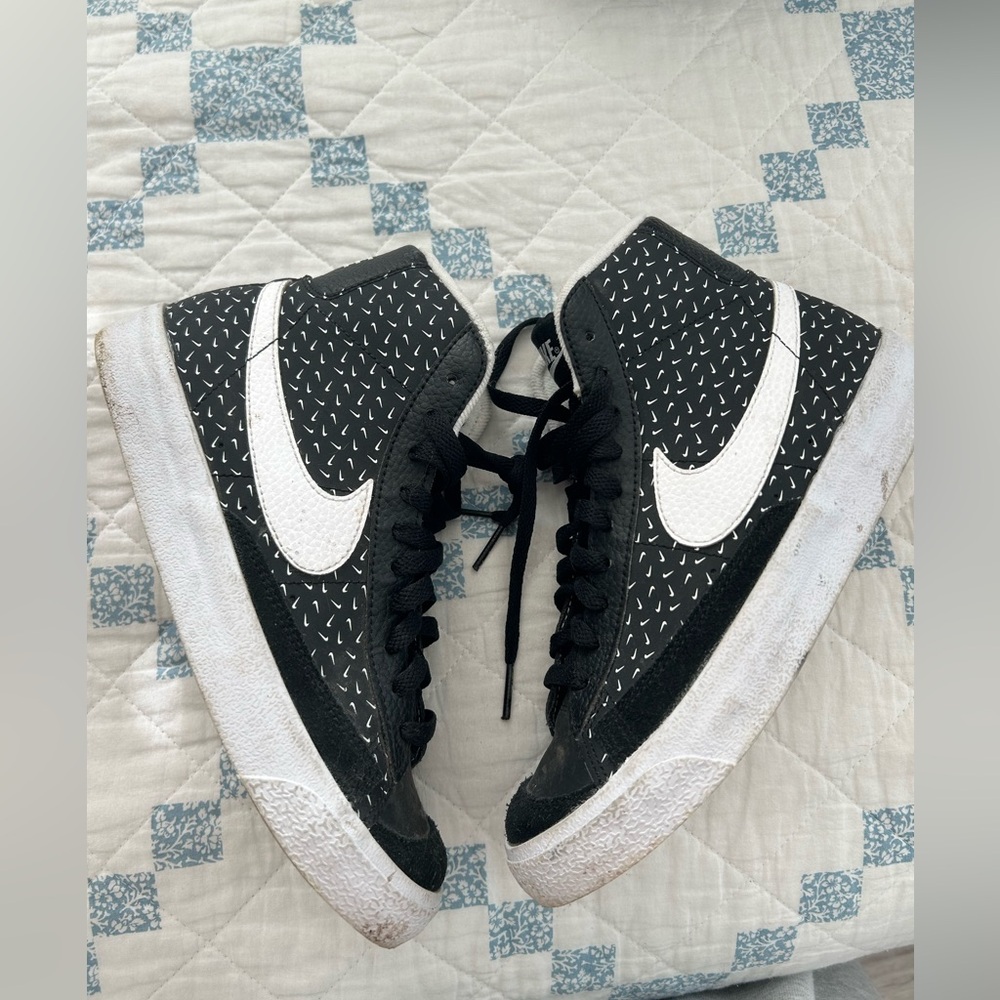 Nike Youth 4.5 black blazer